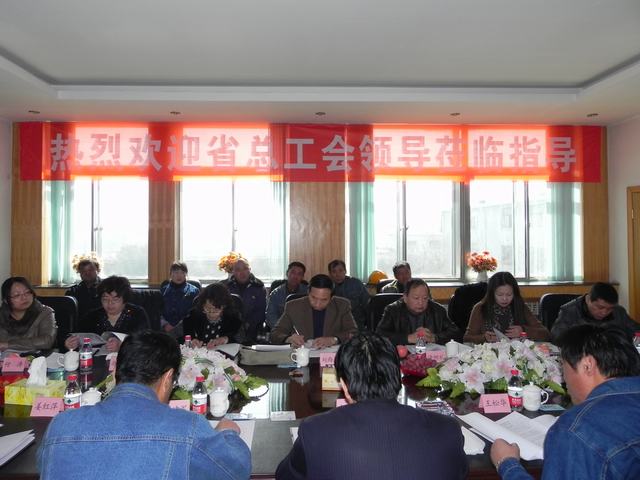 深入車間班組、“零距離”接觸職工、體驗(yàn)職工生活、傾聽職工心聲